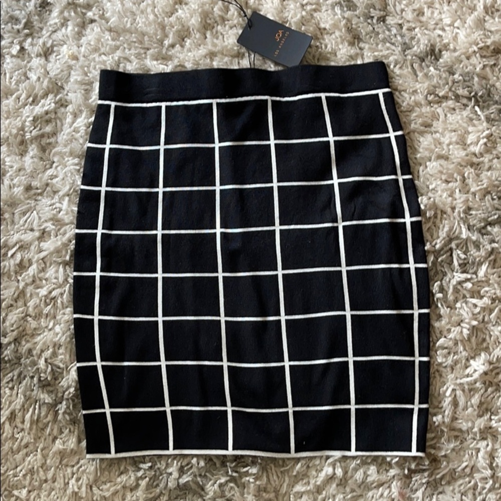 Knit skirt from J.O.A black and white pattern
